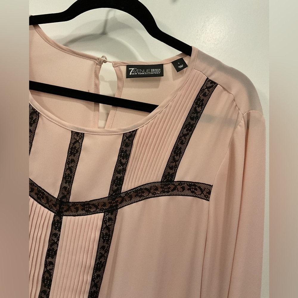 7th Avenue New York & Company Light Pink Blouse with Black Detailing - Picture 2 of 6